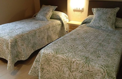 Friol House | Relax at O Lar do Alecrín: Spa, Restaurant & Hot Tub