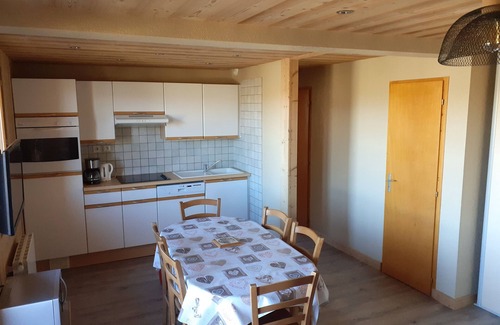 Jarrier Ski Chalet | O'MIKELY: Perfect Retreat for 6 with Family-Friendly Amenities