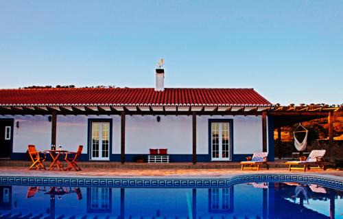 Santana de Cambas House | Discover O Monte do Alhinho - 4-Star Oceanfront Retreat