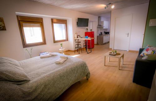 Palas de Rei Apartment | Discover O Noso Recuncho: Pet-Friendly Getaway Awaits