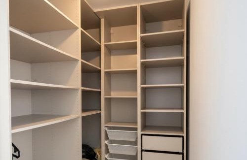Bat Yam Apartment | Modern 2 BR Apartment - Perfect for Family Getaways