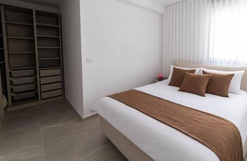 Bat Yam Apartment | Modern 2 BR Apartment - Perfect for Family Getaways