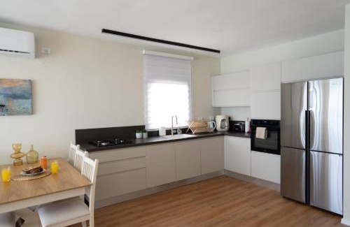 Bat Yam Apartment | O&O Group - Breathtaking Oceanfront 3 BR Apartment