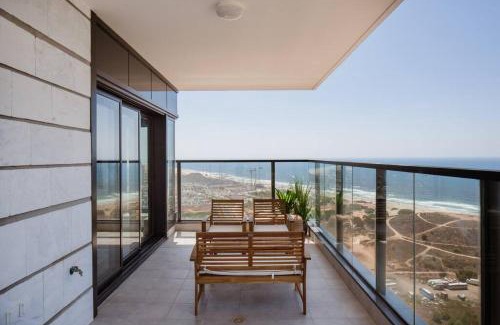 Bat Yam Apartment | Elegant Apartments in Bat Yam with Oceanfront Views