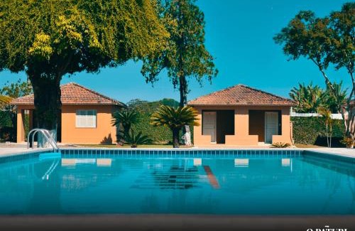 Guaratingueta Hotel | Cozy O Paturi - Village Hotel with Oceanfront Pool Access