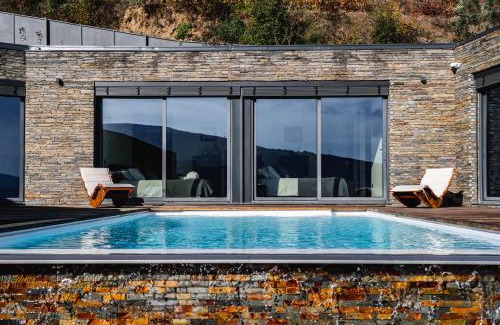 Mesao Frio House | Exceptional O Pouso dos Pousos: Oceanfront Paradise Awaits