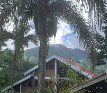 Aguas de Lindoia House | Experience Tranquility at O Silêncio que Canta - Oceanfront Stay
