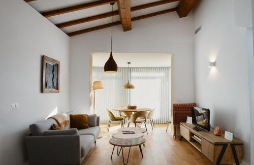Parada de Sil House | Family-Friendly Stay at O Souto da Aldea Ribeira Sacra