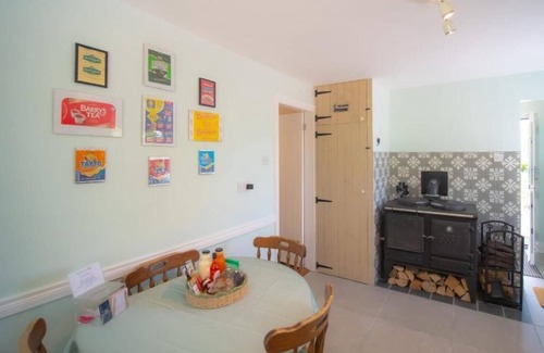 Ballyhale Cottage | O'Sullivan's cottage: with Pool Table, Darts. Golf Course nearby!