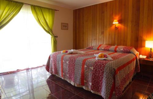 Hanga Roa Hotel | Oceanfront Escape at O'tai with Pool & Restaurant
