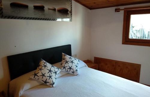 Ribadavia House | Pet-Friendly Stay at O Tipico - Family Welcoming Hotel