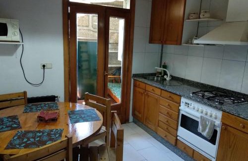 Ribadavia House | Pet-Friendly Stay at O Tipico - Family Welcoming Hotel