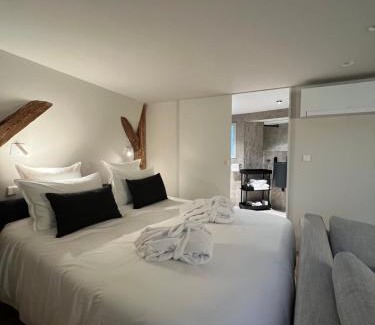 Barr Apartment | Unforgettable Stay at O Verso du Château - STUDIO 22