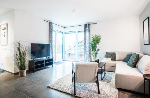Ibbenbueren Apartment | Modern Design Hotel with Kitchen & Parking in Central Location
