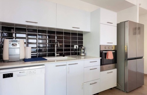 Bat Yam Apartment | Beachfront 3BR Apartment with Spectacular Ocean Views