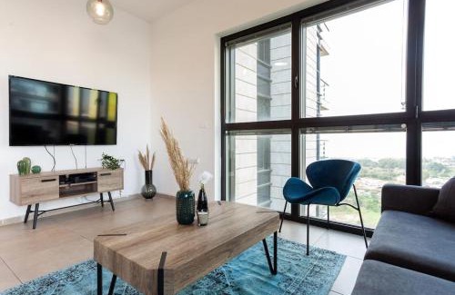 Bat Yam Apartment | Experience Oceanfront Bliss at O&O Group - 4-Star Retreat