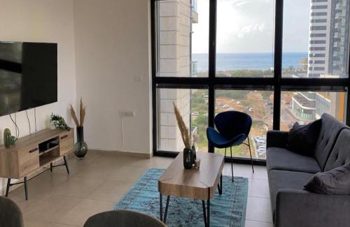Bat Yam Apartment | Experience Oceanfront Bliss at O&O Group - 4-Star Retreat