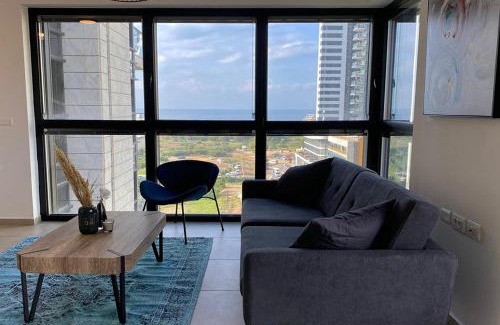 Bat Yam Apartment | Experience Oceanfront Bliss at O&O Group - 4-Star Retreat