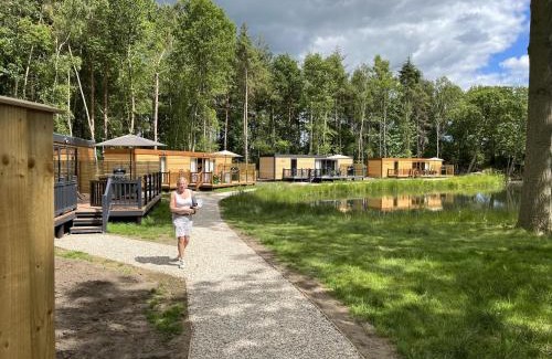 Storwood House | Relax at Oak Boutique Lodge with Hot Tub and Pet-Friendly Perks