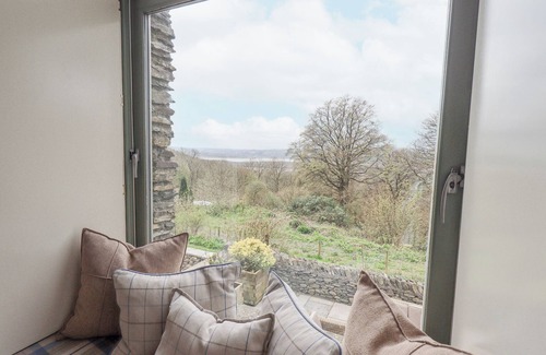 Penny Bridge Cottage | Relax at Oak Cottage: Spa, Breakfast & Family-Friendly Fun