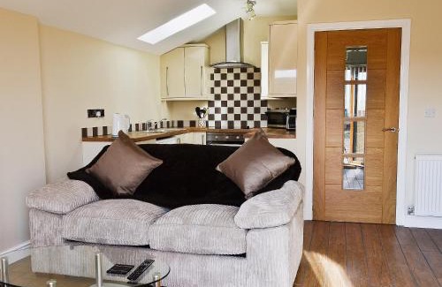 Skegness House | Pet-Friendly Oak Cottage: 4-Star Stay with Amazing Reviews