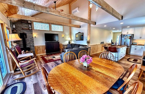 Sodus Cottage | Relaxing Lakefront Cottage with Fantastic Amenities in Sodus