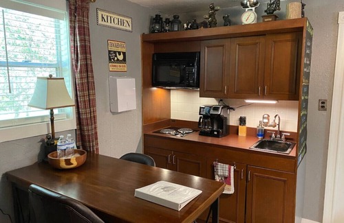 New Braunfels Cabin | Oak Crest Haus between New Braunfels & Canyon Lake