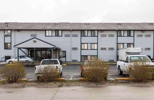 Oak Grove Hotel | Family-Friendly Escape at Oak Grove Inn with Pet Perks