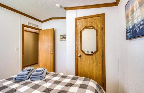 Baudette Apartment | Pet-Friendly Retreat at Oak Harbor on Lake of the Woods