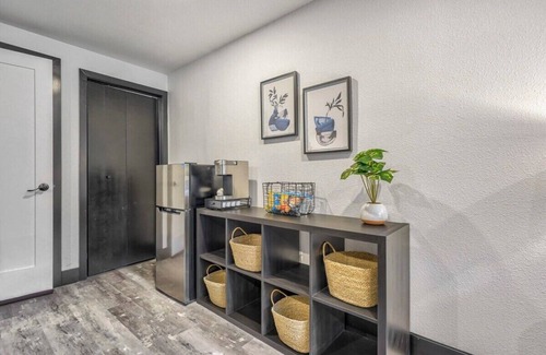 Woodmoor Apartment | Delightful Oak Hills Loft: King Workspace & Scenic Views