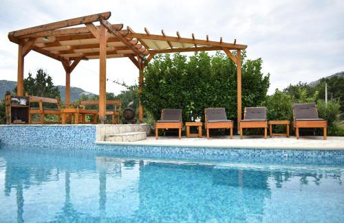 Zadvarje House | Experience Oak House: Oceanfront Bliss with Exceptional Ratings