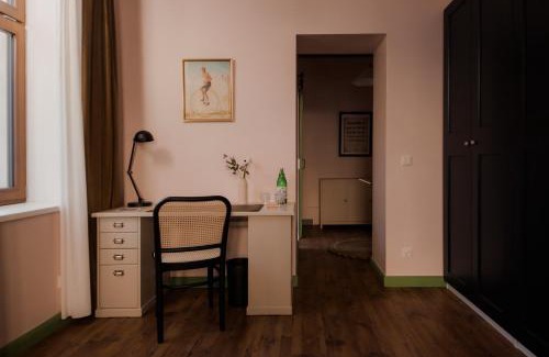 Funfhaus Bed & Breakfast | Highly Rated Oak House Vienna for Your Next Getaway