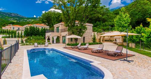 Budva Municipality Villa | Experience Oak Leaf Residences: 5-Star Oceanfront Escape