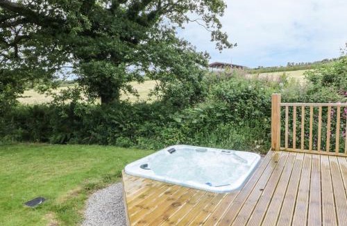 Helford Passage House | Family-Friendly Oak Lodge: Guest Rated 9.7/10