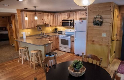 Cook Cabin | Ocean View Oak Narrows Retreat - Guest Rated 10/10