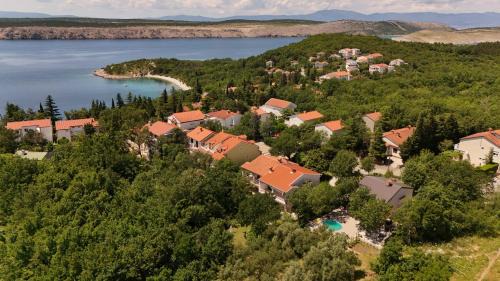 Jadranovo House | Oceanfront Retreat at Oak & Olive House: Pet Friendly Haven