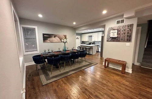 Oak Park House | Spacious Oak Park Retreat with Spa & Family-Friendly Amenities