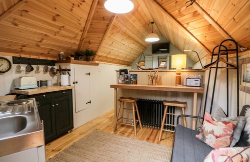 Haverthwaite Cottage | OAK: Cozy Pet-Friendly Cottage in Scenic Ulverston