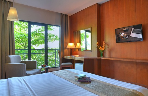 Semarang Hotel | Discover Oak Tree Emerald Semarang: Family-Friendly Retreat