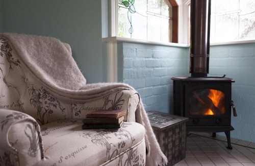 Rhyll Bed & Breakfast | Discover Oak Tree Lodge: Highly Rated with Family-Friendly Amenities