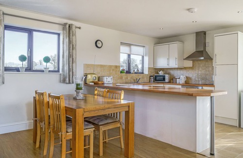Claverdon House | Discover Oak Tree Lodge: Guest Rated 10/10 Near Stratford