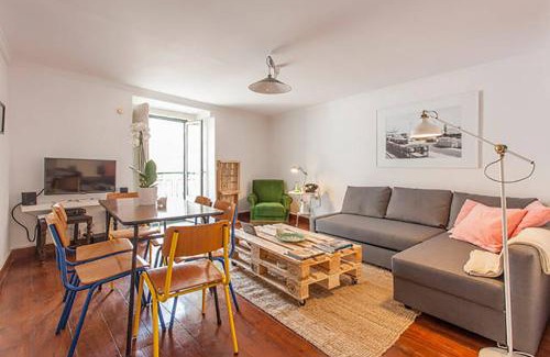 Encarnacao Apartment | Discover Oak Valley Flats in Bairro Alto - Pet Friendly Stay