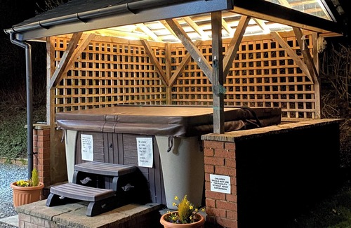Tirabad Cottage | Perfect 2-Bedroom Retreat in Heyope, Near Knighton
