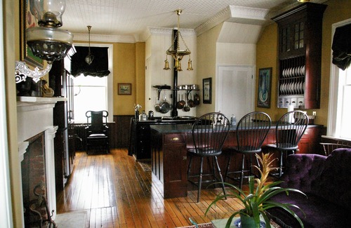 Halfmoon Bed & Breakfast | Discover Comfort at Oakcliff Bed and Breakfast with Spa