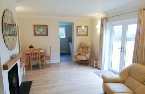 Sidmouth Apartment | Discover Oakcroft: 4-Star Comfort with a 9.7 Rating