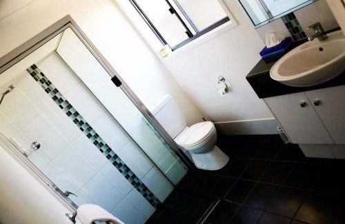 Oakey Hotel | Oakey Motor Inn: Family-Friendly Stay with High Guest Ratings