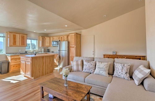 Yosemite Forks House | Oakhurst Duplex: Ideal Retreat Near Yosemite National Park