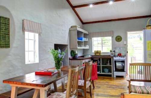 Wilderness Cottage | Pet-Friendly Oakhurst Farm Cottages with Pool & Kitchen