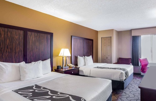 Oakland Hotel | Convenient La Quinta Inn & Suites near Oakland Airport