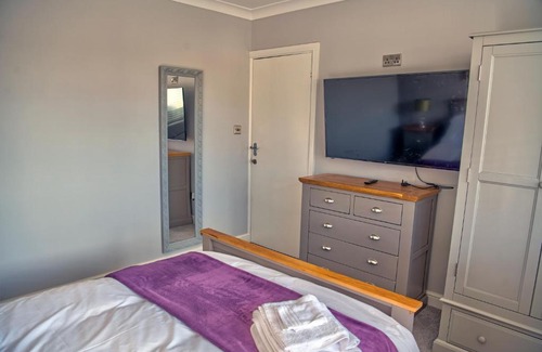 Kettering House | Family-Friendly Oakland Hotel with Kitchen Amenities